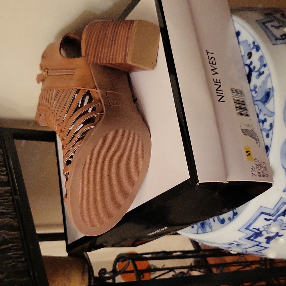 Sandals - Picture 3 of 3